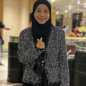 "Punca Makan Ubat Kau!"-Pereka Fesyen Dakwa Ustazah Afifah Pernah Ubatkan Warga Brunei Sampai Meninggal Dunia?