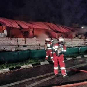 Pelanggan Terkejut 5 Gerai Medan Selera Bukit Baru Terbakar