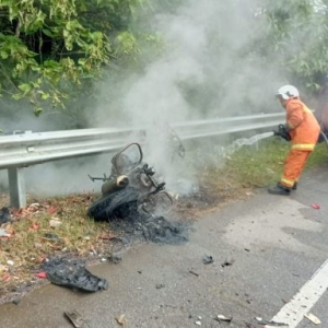 Penunggang Maut, Melambung Motosikal Dirempuh Pacuan Empat Roda