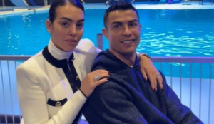 Cristiano Ronaldo Bawa Georgina Dan Keluarga Bersantai Di Taman Tema Riyadh