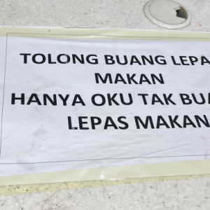 Kedai Serbaneka Tampil Mohon Maaf Tampal Notis 'Hanya OKU Tak Buang Lepas Makan'