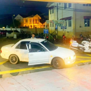 Wanita Nyaris Terberanak Dalam Kereta Di Jelawat Diiringi 2 Polis Trafik Ke Hospital