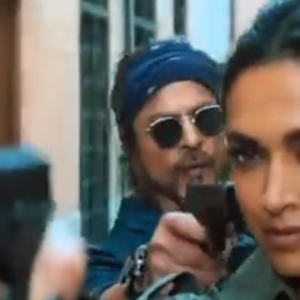 Babak Shah Rukh Khan Berbalas Salam Dengan Deepika Padukone Dalam 'Pathaan' Curi Perhatian