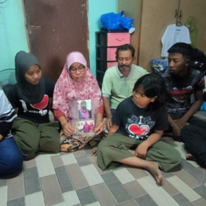 Nenek Dah Uzur Jaga Suami Sakit- Terpaksa Tanggung Lima Cucu, Berhenti Sekolah Sebab Tak Mampu