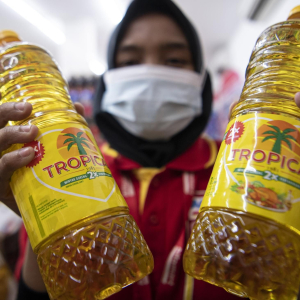 Kena Tunjuk Kad Pengenalan Kalau Nak Beli Minyak Masak Bersubsidi