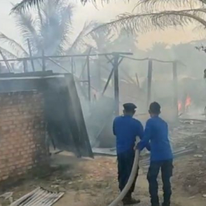 Remaja Bakar Rumah Ibu Bapa Sebab Tak Bagi Duit Kahwin