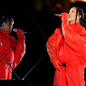Rihanna Memboyot Hamil Anak Kedua Buat Persembahan Di Super Bowl Halftime Show 2023