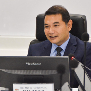 Rafizi Sifatkan Pengeluaran KWSP Umpama Ambil Panadol