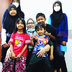 Seksa Besarkan 8 Orang Anak Seorang Diri, Yang Sulung Tak Kerja Jaga Adik Di Rumah