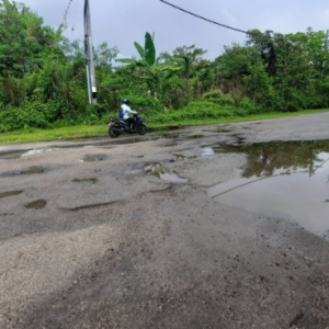 Habis Jahanam Kereta Dan Motor, Jalan Rosak Dan Berlubang Sana Sini