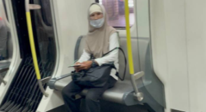 Baru Nak Keluar LRT Tiba-Tiba Kena Pelempang Dengan Mak Cik Bertudung