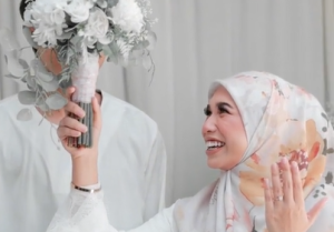 Iman Troye Dah Betunang? Video Atas Pelamin, Tutup Muka Jejaka