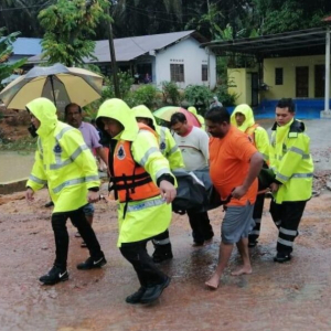 Korban Pertama Banjir Johor, Pemuda Lemas Kereta Dihanyutkan Air