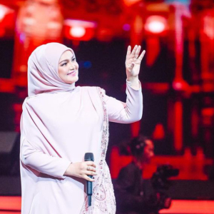 Penampilan Siti Nurhaliza Dipuji - 'Ini Baju Paling OK Tokti Pakai, Sebelum Ni Hauk'