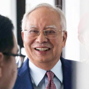 Najib Sambung PhD Dalam Penjara Bukan Perkara Luar Biasa - Saifuddin