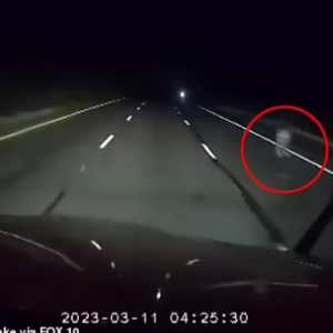 Dashcam Lori Rakam Hantu Terapung Di Lebuh Raya