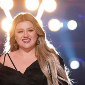 Kelly Clarkson Serik Berlaki, Tapi Teringin Nak Bercinta Lagi