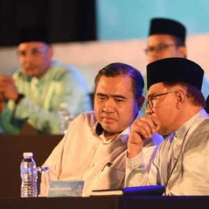 PM Sebak Tonton Petikan Filem 'Anwar Ibrahim:Untold Story'