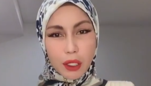 "Cantiknya Tak Boleh Bawa Bincang, Saya Tengok Saya Pun, Saya Macam Impress," Sajat Pakai Tudung, Puji Diri Sendiri