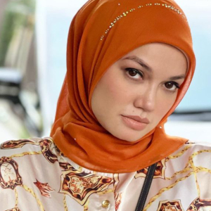 'Lambertt Lagi' - Tergelak Besar Puteri Sarah Bila Netizen Kata Syamsul Beri Rm1 Juta Untuk Belanja Bercuti Di Tokyo