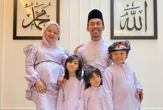 Gelagat Uwais Bau Perfume Kegemaran Arwah Siti Sarah Bikin Ramai Sebak