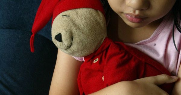Lelaki Singapura Bernafsu Buas Muat Turun 13,600 Fail Por*ografi Kanak-kanak, Bayi