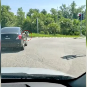 Dah kenapa tabur paku atas jalan raya?