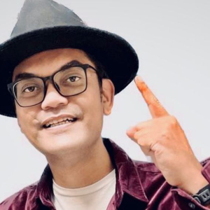 Seronol AC Mizal Sakat Jay Iswazir, Muka Ganas Tapi Melatah Teruk Rupanya