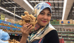 Goreng Ikan Berdarah, Kentang Mentah, Ayam Hangit, Cekodok Kejap Hitam Kejap Putih -Kiah Propa Membebel, Maid Lari Rumah