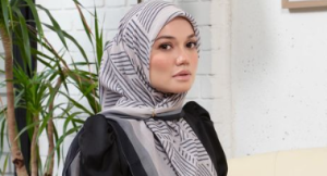 Puteri Sarah Macam Tak Percaya, Baru Live Setengah Jam Tudung Dah Sold Out! "Bila Reda, Maka Tuhan Angkat Lagi Darjatnya"