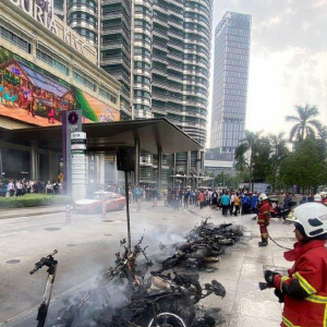 Polis Cekup Lelaki Disyaki Cetus Kebakaran Motor, Skuter Elektrik Di KLCC