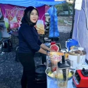 Pelayan Kontroversi Darlene Mohon Maaf, Ramai Pelanggan Kecewa Air Buah D’Flora Dah Tutup Awal