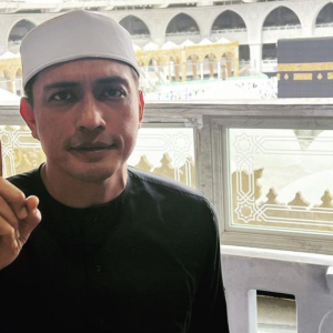 Betullah, Bahaya Kalau Adi Putra Senyum