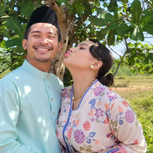 Beraya Di Kelantan, Peminat Tak Minta Bergambar Dengan Elly Mazlein