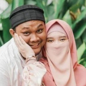 Isteri Bongkar Penyanyi Terkenal Bayar Wanita Buat Seks, Minta Puaskan Nafsu Ketika Berpuasa