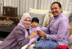 Baru Usia Tujuh Bulan Dah Tunjuk Minat Bidang Seni, Anak Pekin Ibrahim Diam Dan Berhenti Nangis Kalau Dengar Muzik