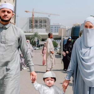 Jovian Mandagie Pun Tak Tahan Tengok Bilal Pakai Jubah - "Yal Allah, Teddy Bear Mana Comel Sangat Tu"