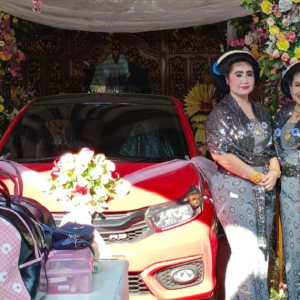 Pengantin Perempuan Dapat Hantaran Kereta Honda, 15 Tan Beras Diangkut Dengan Lima Trak Pikap