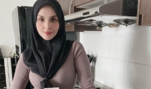 "Kalau Tak Suka Sila Tekan Butang Unfollow Ya,"-Fiza Halim Tak Peduli Dikutuk Seksi Dan Tayang Aset, Dah Lali Dengan Kecaman