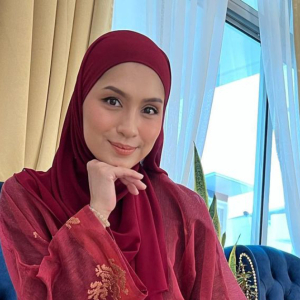 Nana Mahazan Dipuji Makin Cantik Dan Makin Bijak