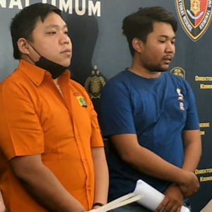 Samseng Jalan Raya Pamer Aksi Koboi, Acu Pistol Ke Arah Pemandu E-Hailing Dicekup Polis