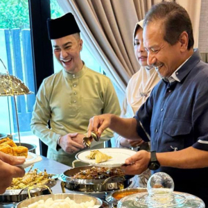 Humble Je Tengok Sultan Terengganu Beraya Di Rumah Cef Zam