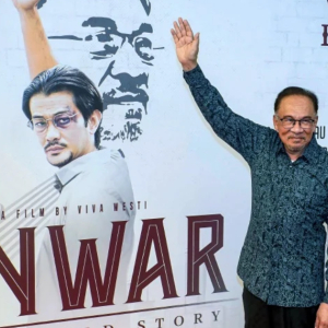 PMX Tersentuh Dengan Anwar: The Untold Story, Tapi Sebenarnya Layak Dapat 1 Bintang Je?