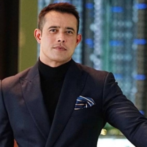 “He’s Strong Guy! - Zul Ariffin Nafi Dakwaan Aaron Aziz Lemah Berlakon Babak Aksi