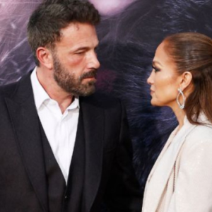 Jennifer Lopez & Ben Affleck Gaduh Di 'Red Carpet', Tak Puas Hati Tentang Fesyen