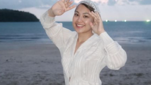 Pakai Putih Tepi Pantai, Janna Nick Dikutuk Berpakaian Jarang Sampai Nampak Seluar Dalam