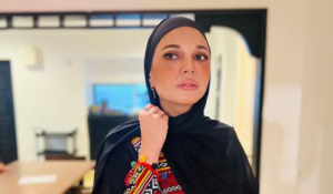 Fathia Latiff Dikecam Rakam Babak Filem Anwar Di Panggung Wayang "Artis Pun Buat Hal, Tak Tahu Undang-Undang Ke?"