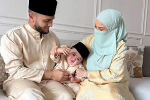 “Macam Ummi Neelofa Suka Kacau Abah,"- Bilal Jalan Terkedek-Kedek, Kacau PU Riz Tengah Bagi Ceramah Online