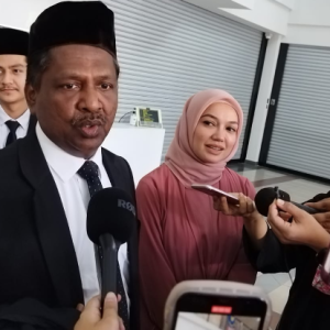 Berjaya Bantah Injunksi, Puteri Sarah Bebas Cakap Kepada Media