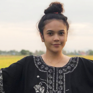 Peminat Puji Zarina Cantik Macam Raja Ema, Nampak Macam Baru Nak Masuk 20 Tahun